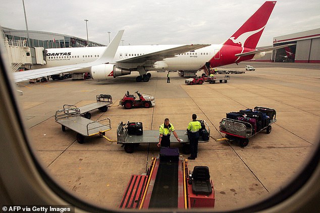 Qantas strike: Travel chaos hundreds of ground handlers Qantas and Emirates prepare to walk off job